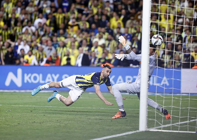 詹姆斯砍下三十八分八籃板 克裏斯蒂新高奪二十八分 湖人逆襲開拓者全力奮戰.